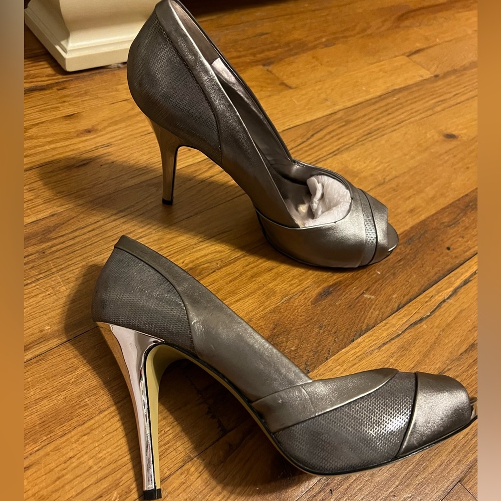 Ladies Nine West heels